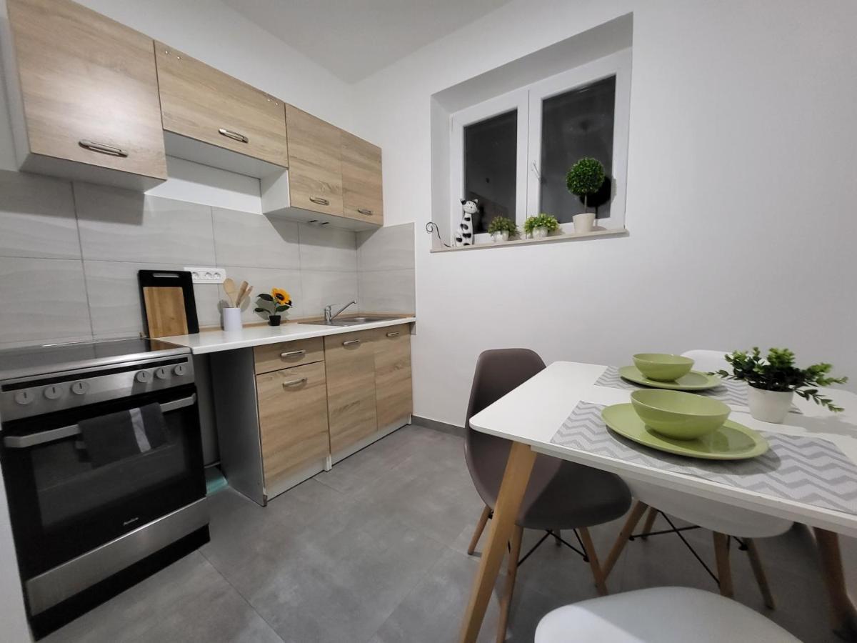 Cozy Apartment With Balcony 10 Min From The Beach 里耶卡 外观 照片