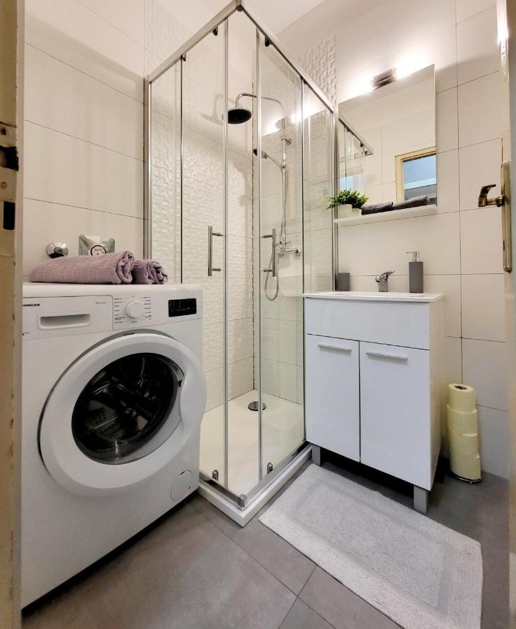 Cozy Apartment With Balcony 10 Min From The Beach 里耶卡 外观 照片