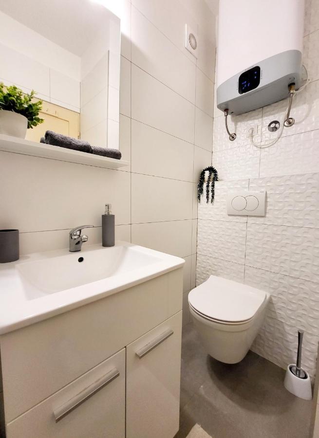 Cozy Apartment With Balcony 10 Min From The Beach 里耶卡 外观 照片