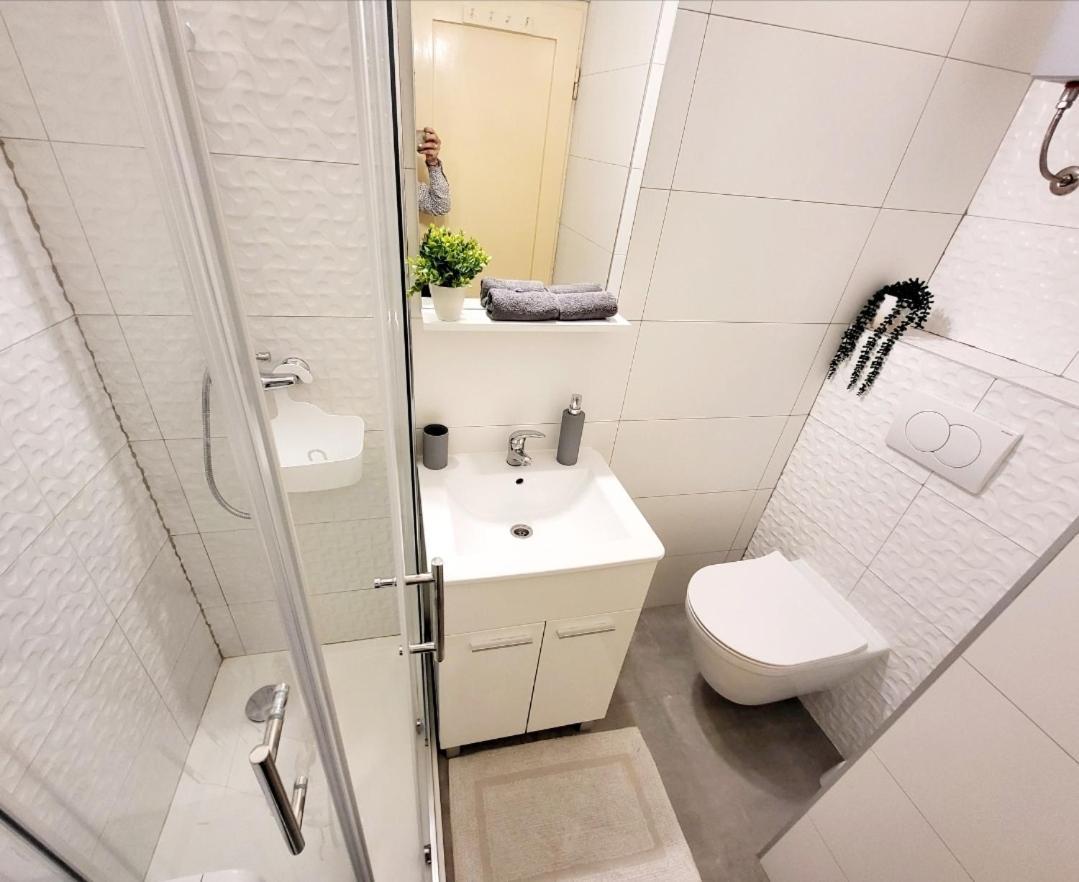 Cozy Apartment With Balcony 10 Min From The Beach 里耶卡 外观 照片