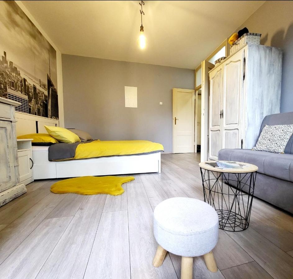 Cozy Apartment With Balcony 10 Min From The Beach 里耶卡 外观 照片